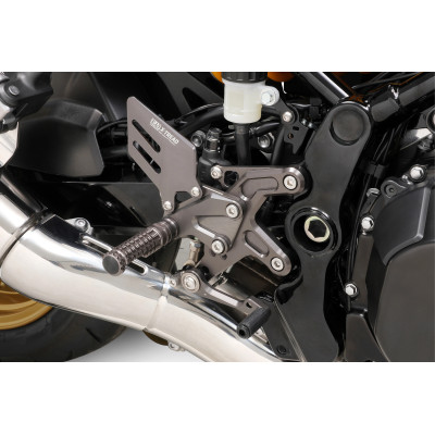 YOSHIMURA | Pedane X-Tread multiregolabili per Kawasaki Z 900 RS 2026